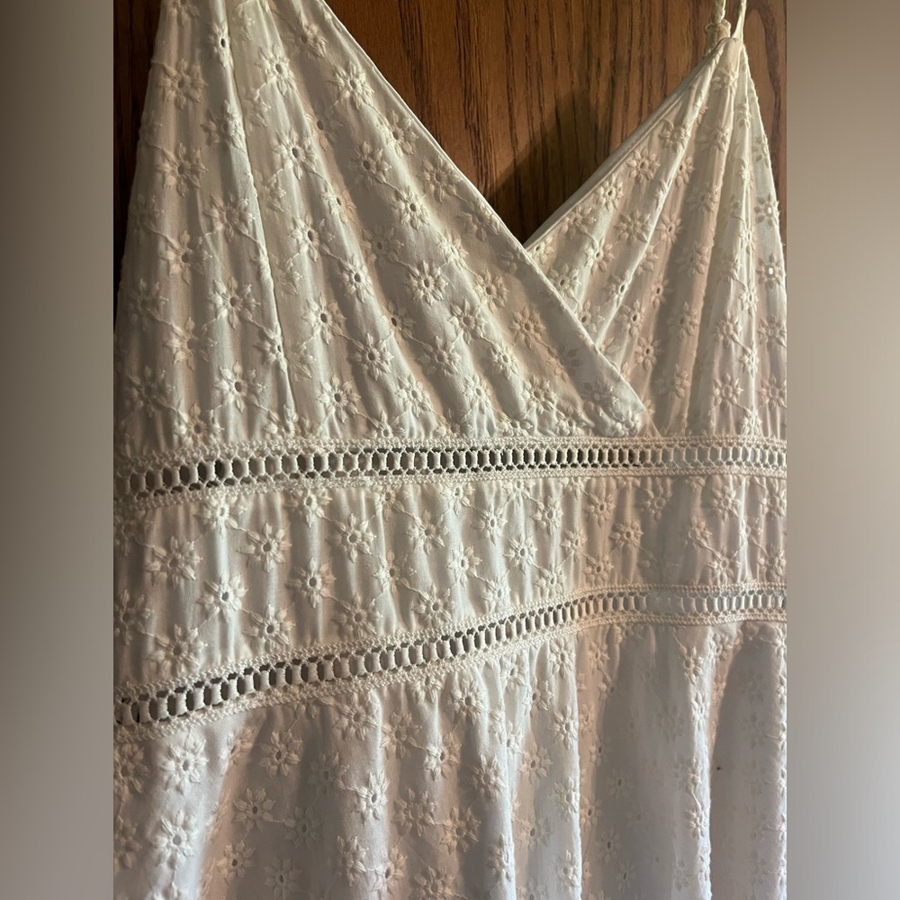 WHITE FLOWER PRINT DRESS - Picture 2 of 4